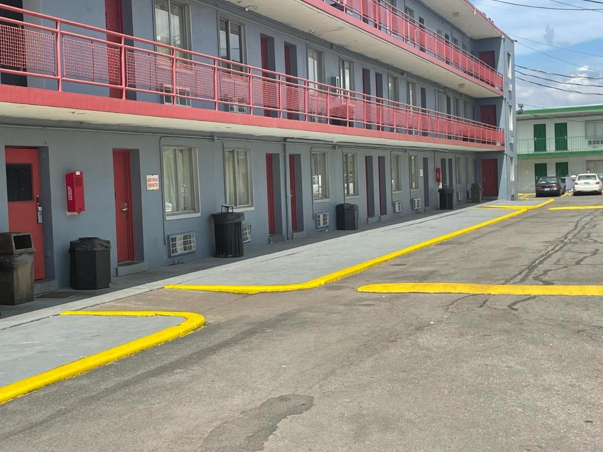 Budgetel Inn And Suites - Louisville Buitenkant foto