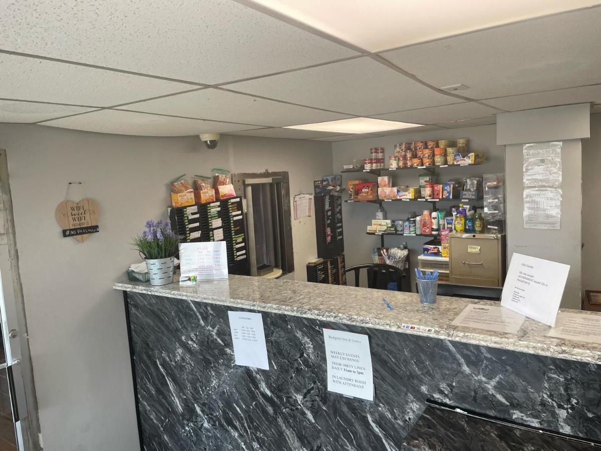 Budgetel Inn And Suites - Louisville Buitenkant foto